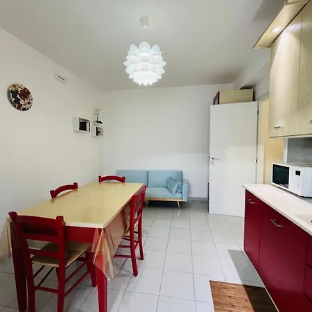 Holiday Apartment * 브롤로